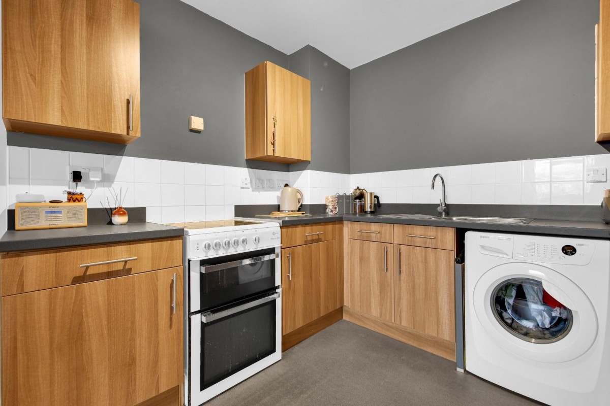 Arneways Avenue, Chadwell Heath, RM6