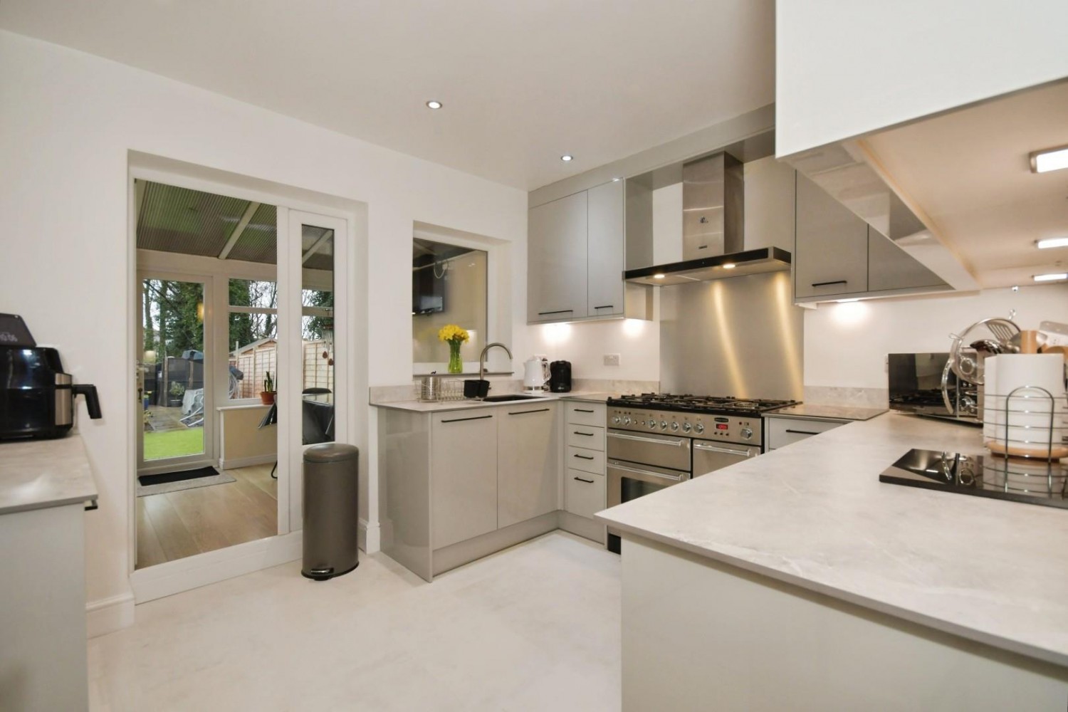 Watersmeet Road, Malin Bridge S6