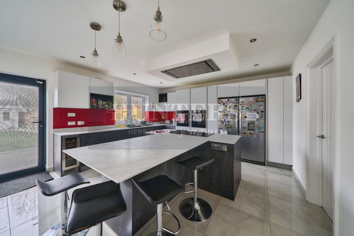 Pinner Park Avenue, Harrow