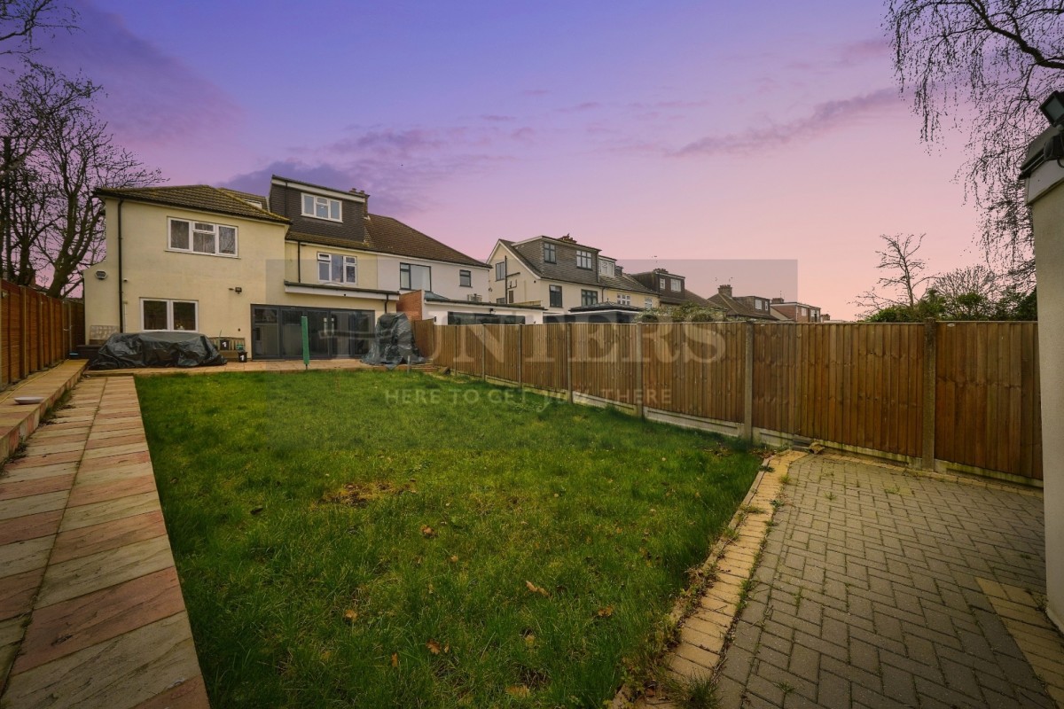 Pinner Park Avenue, Harrow