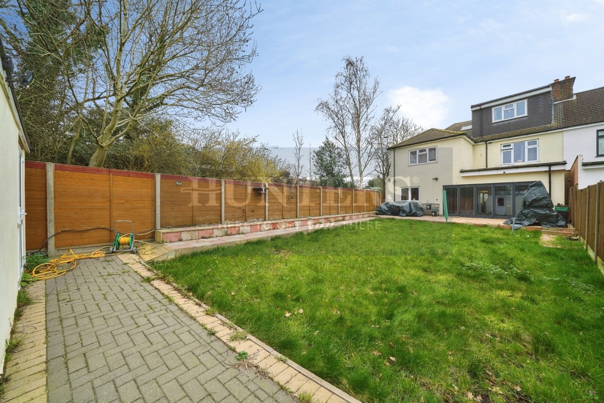 Pinner Park Avenue, Harrow