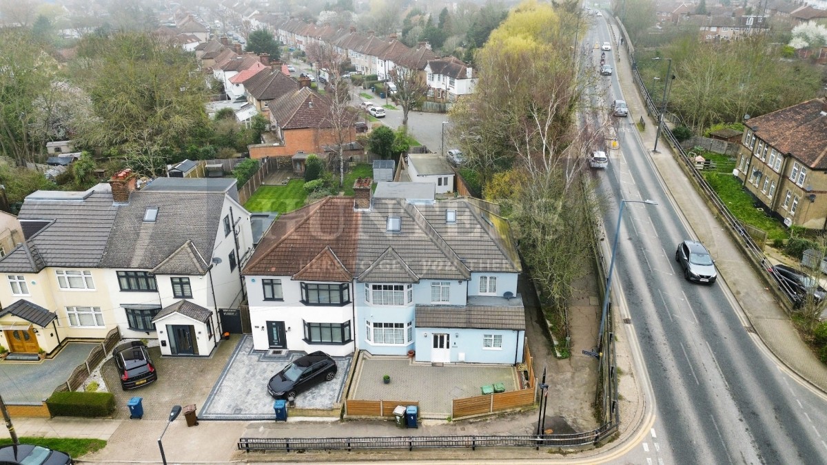 Pinner Park Avenue, Harrow