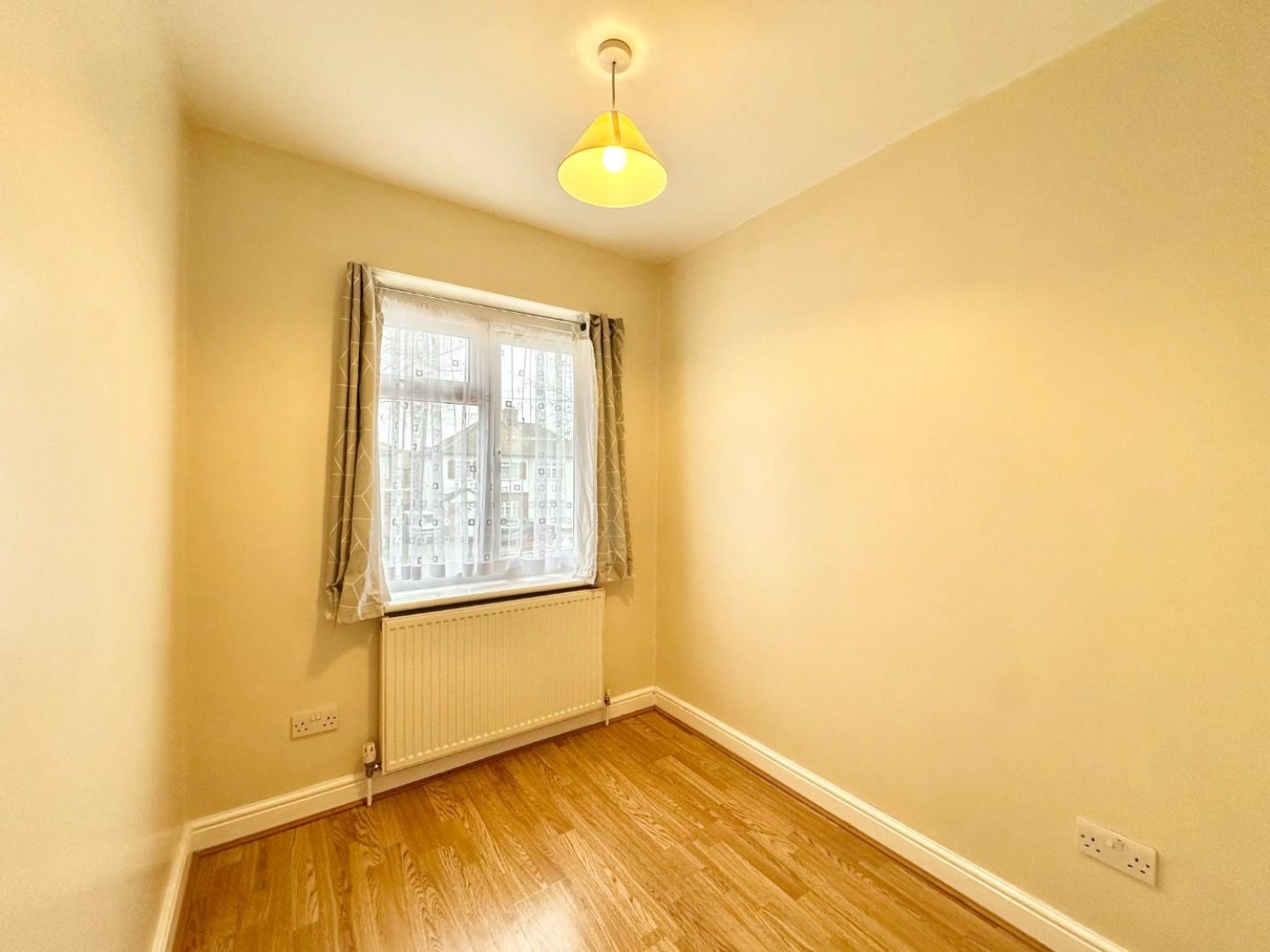 Kingshill Avenue, Northolt
