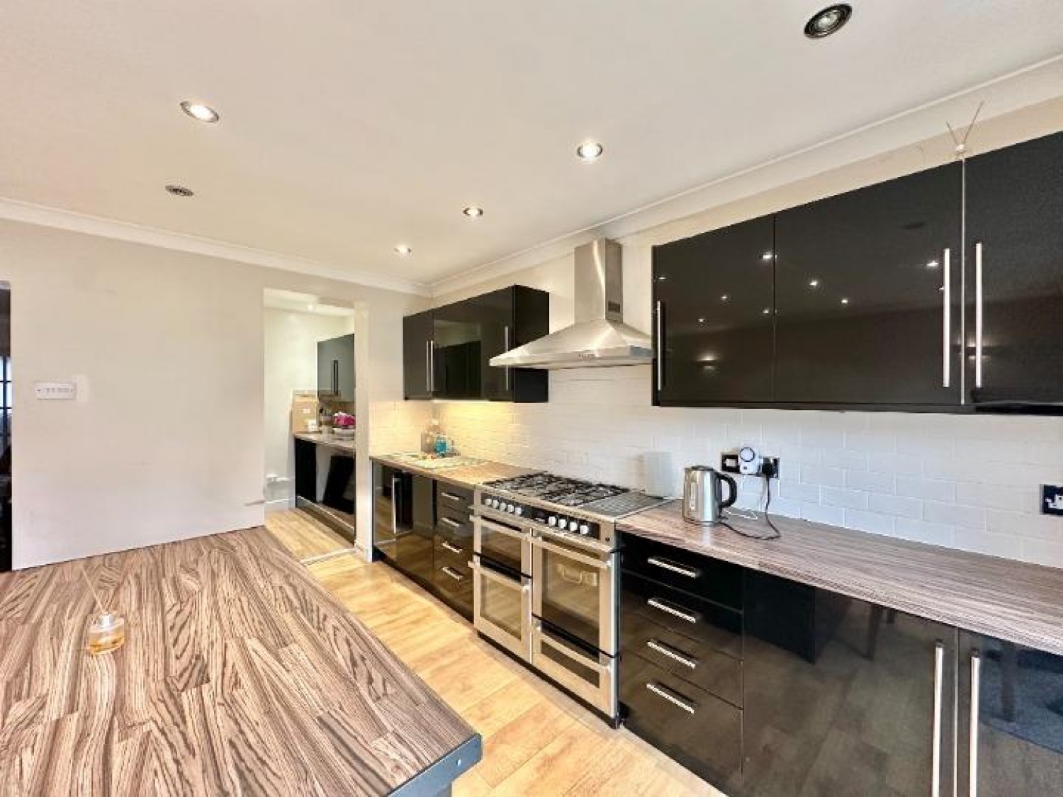 Kingshill Avenue, Northolt