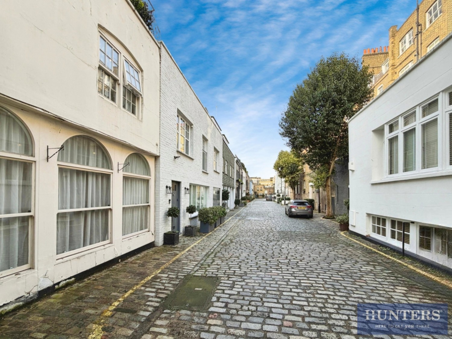 Montagu Mews West, London