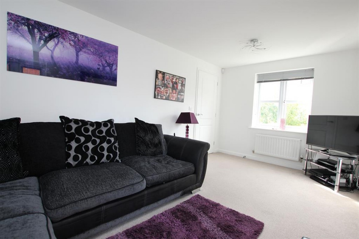 Westall Gardens, Darwen, BB3 3FN