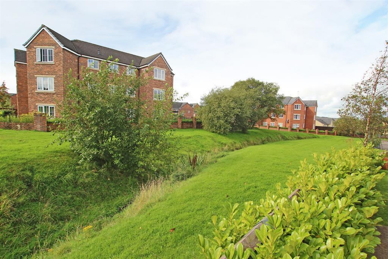 Westall Gardens, Darwen, BB3 3FN