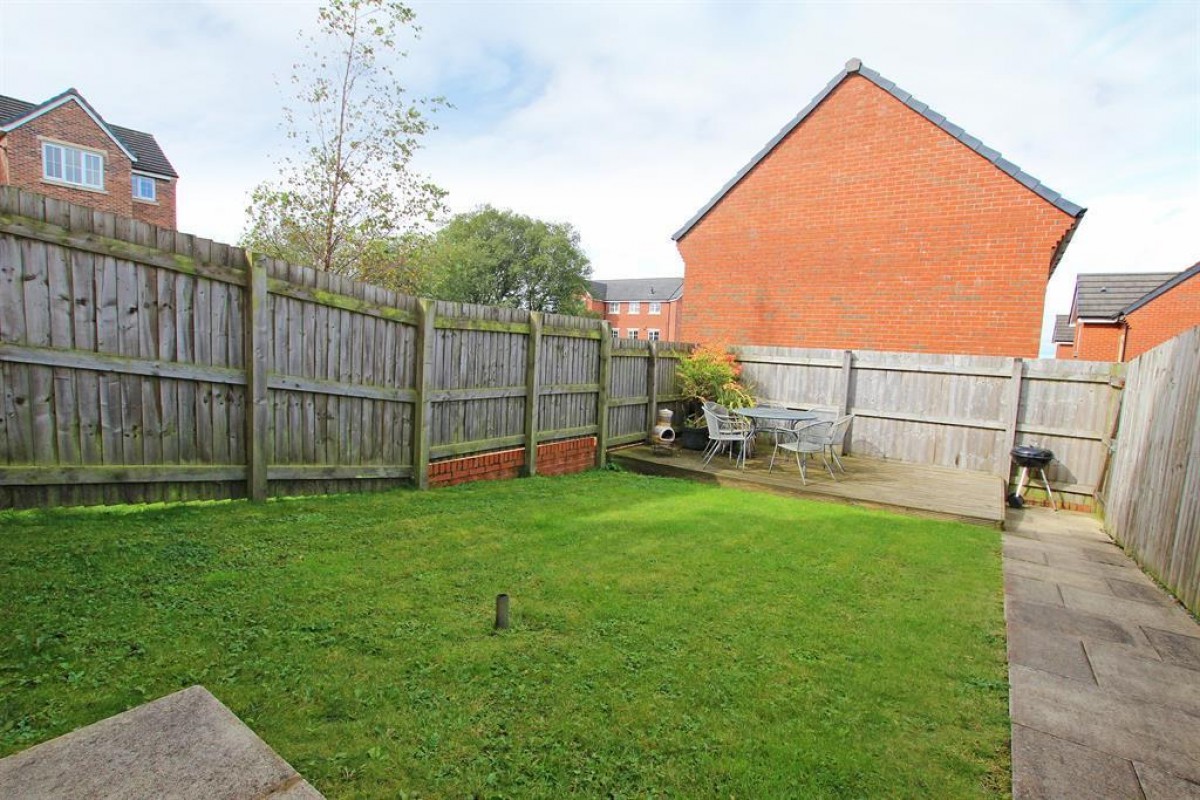 Westall Gardens, Darwen, BB3 3FN