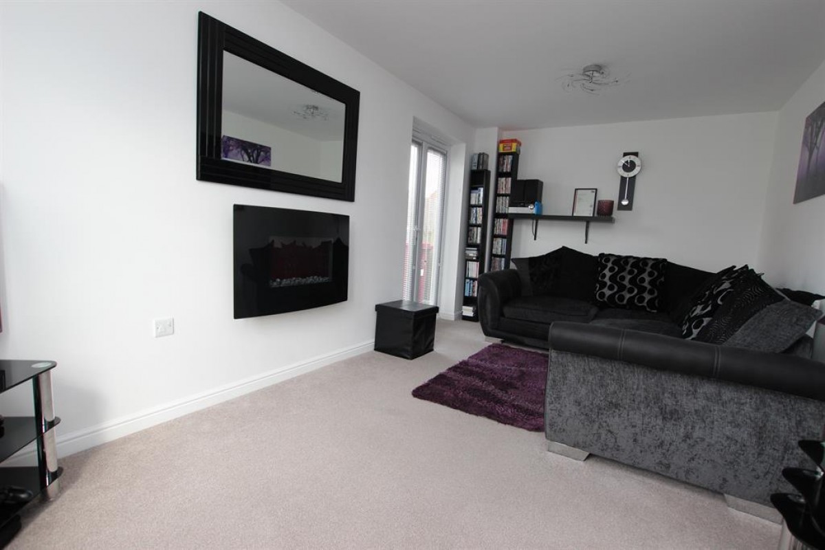 Westall Gardens, Darwen, BB3 3FN