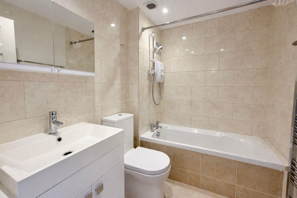 Handside Close, Worcester Park, Surrey, KT4