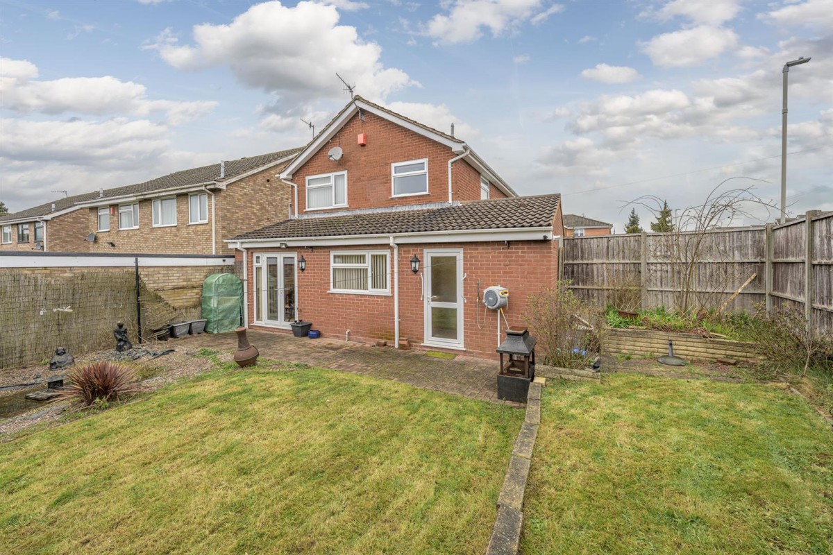 Francis Close, Kingswinford, DY6 7RW