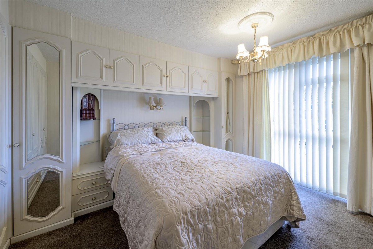 Francis Close, Kingswinford, DY6 7RW