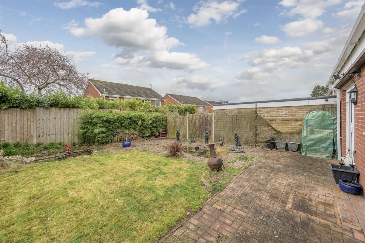 Francis Close, Kingswinford, DY6 7RW