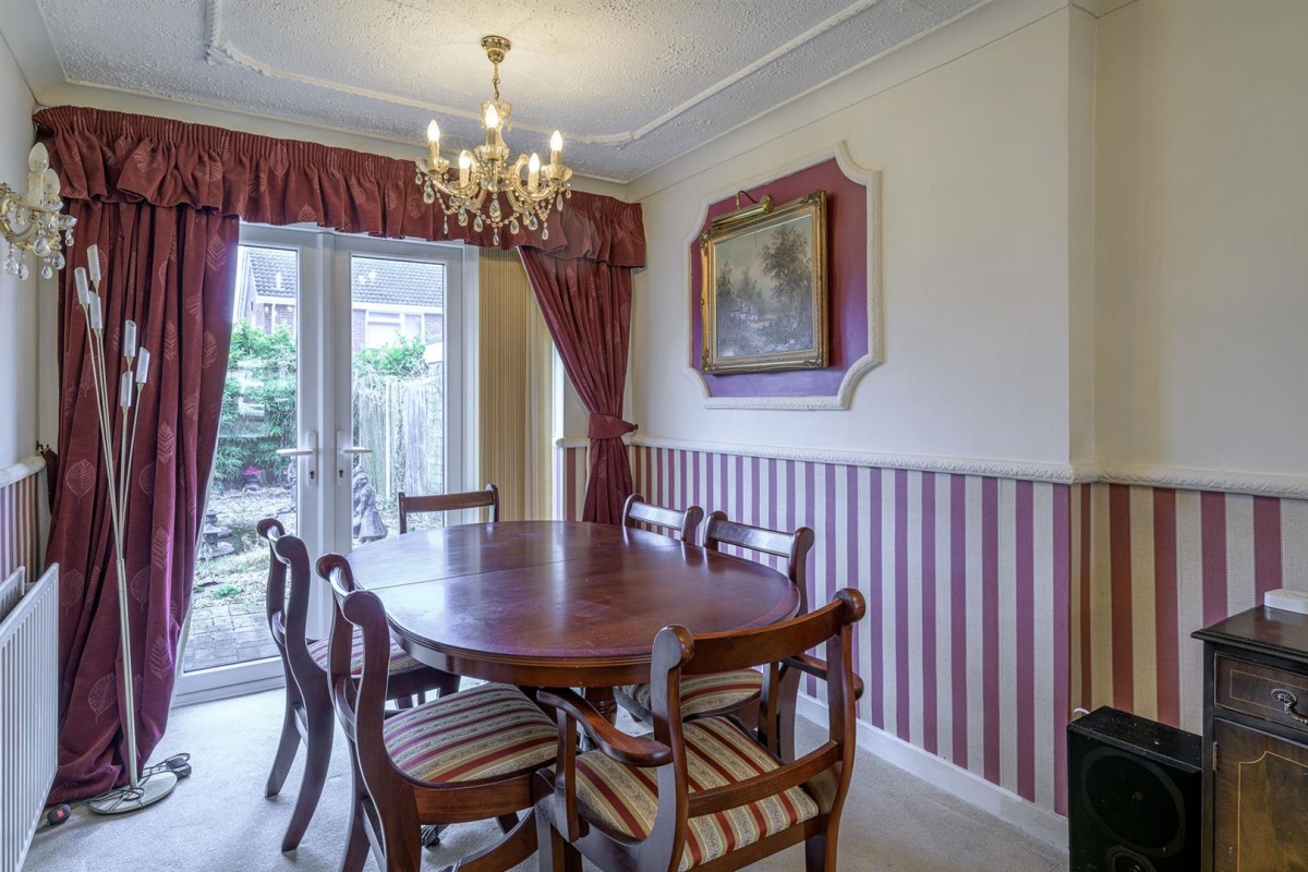 Francis Close, Kingswinford, DY6 7RW