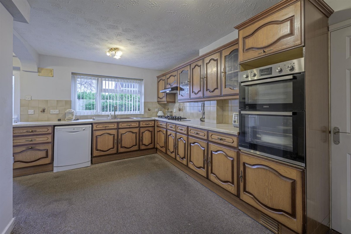 Francis Close, Kingswinford, DY6 7RW