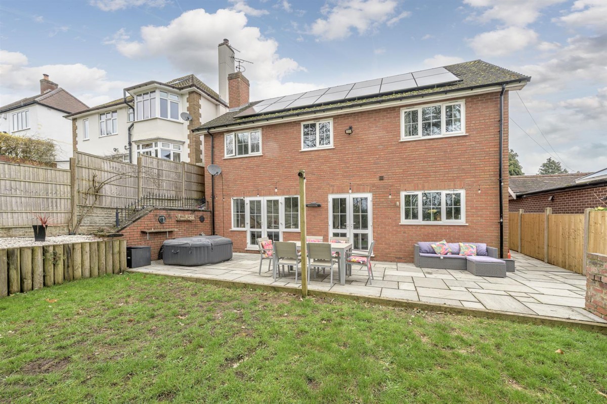 Chantry Road, Stourton, Stourbridge, DY7 6SA