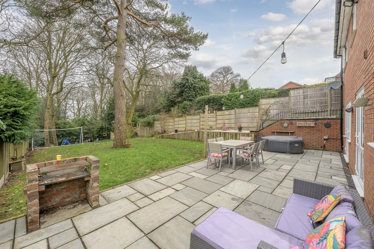 Chantry Road, Stourton, Stourbridge, DY7 6SA