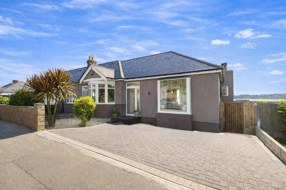 Cuxton Road, Rochester, ME2 2NJ