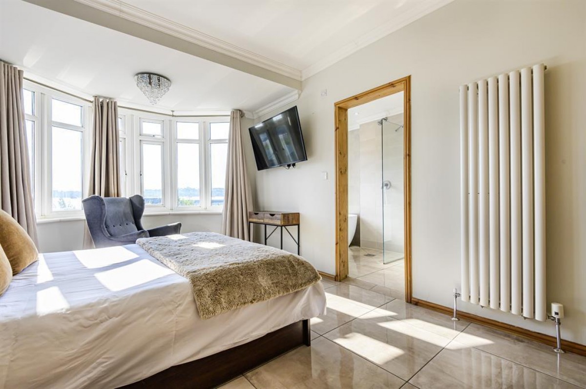 Cuxton Road, Rochester, ME2 2NJ