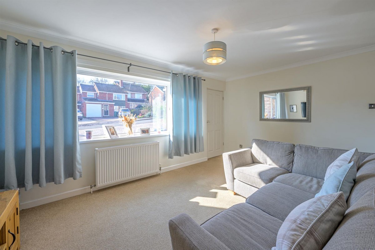 Woodstock Drive, Stourbridge, DY8 5HY
