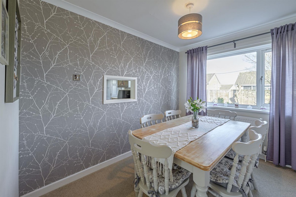 Woodstock Drive, Stourbridge, DY8 5HY