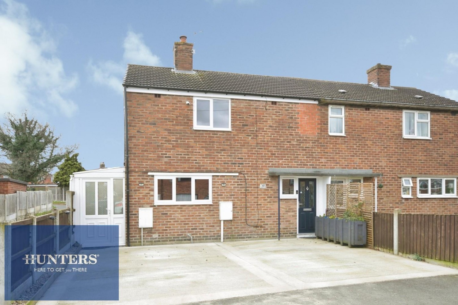 2 bedroom House for sale in Summerfield Crescent, Brimington, Chesterfield, S43 1EZ