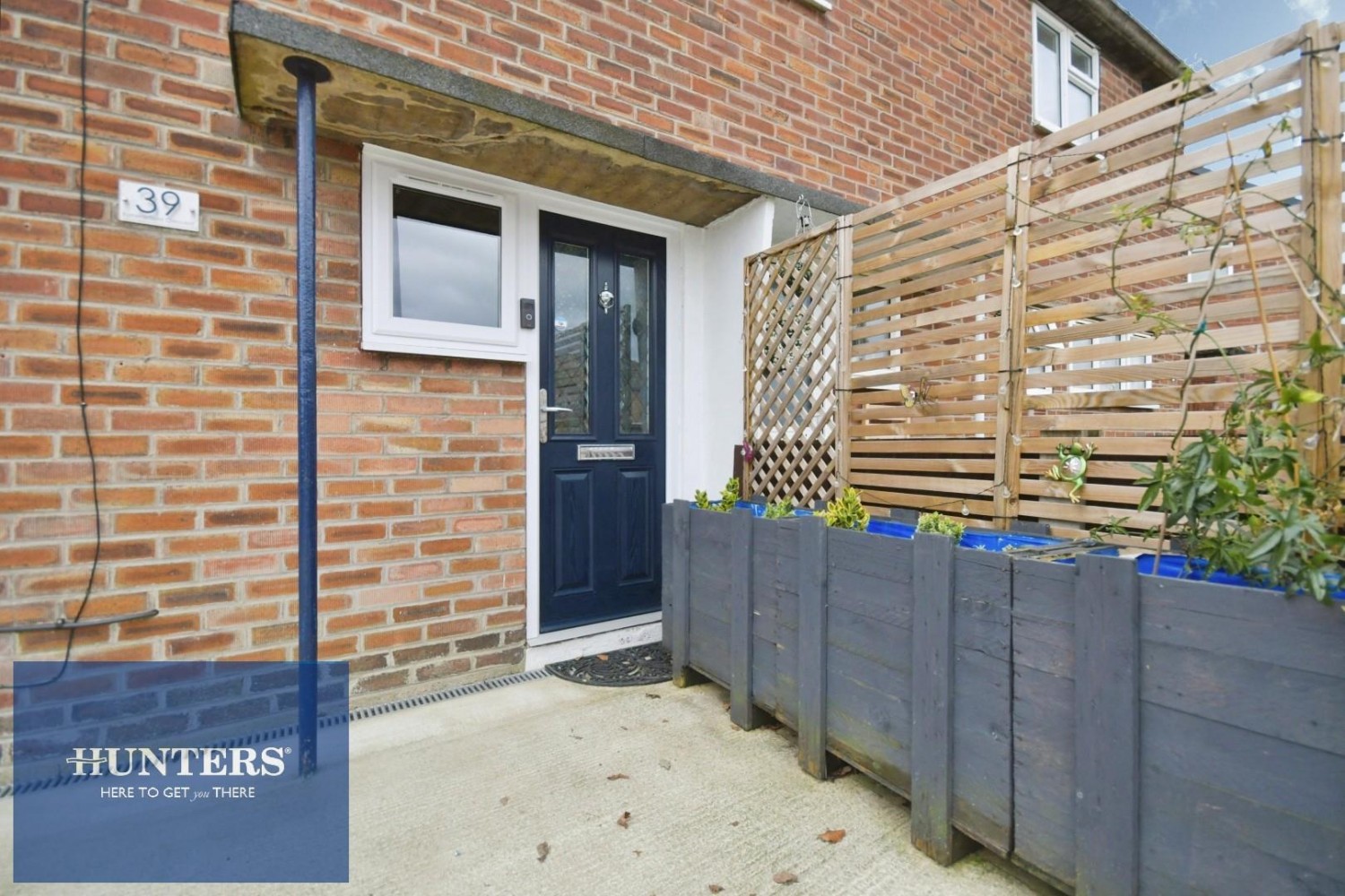 2 bedroom House for sale in Summerfield Crescent, Brimington, Chesterfield, S43 1EZ