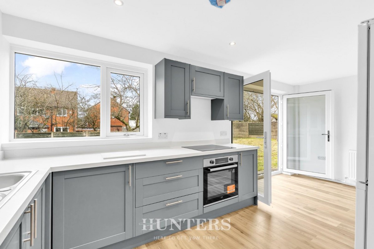 Arnold Drive, Middleton, M24