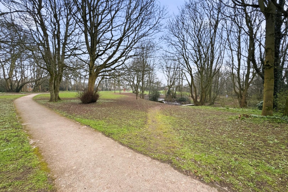 West Park Close, Roundhay