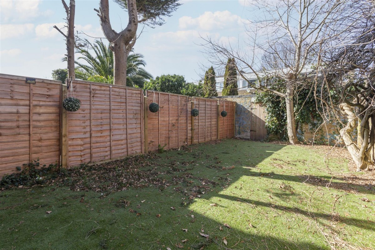 Elton Place, London, N16