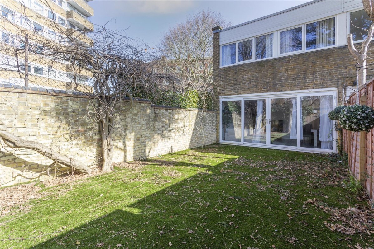 Elton Place, London, N16