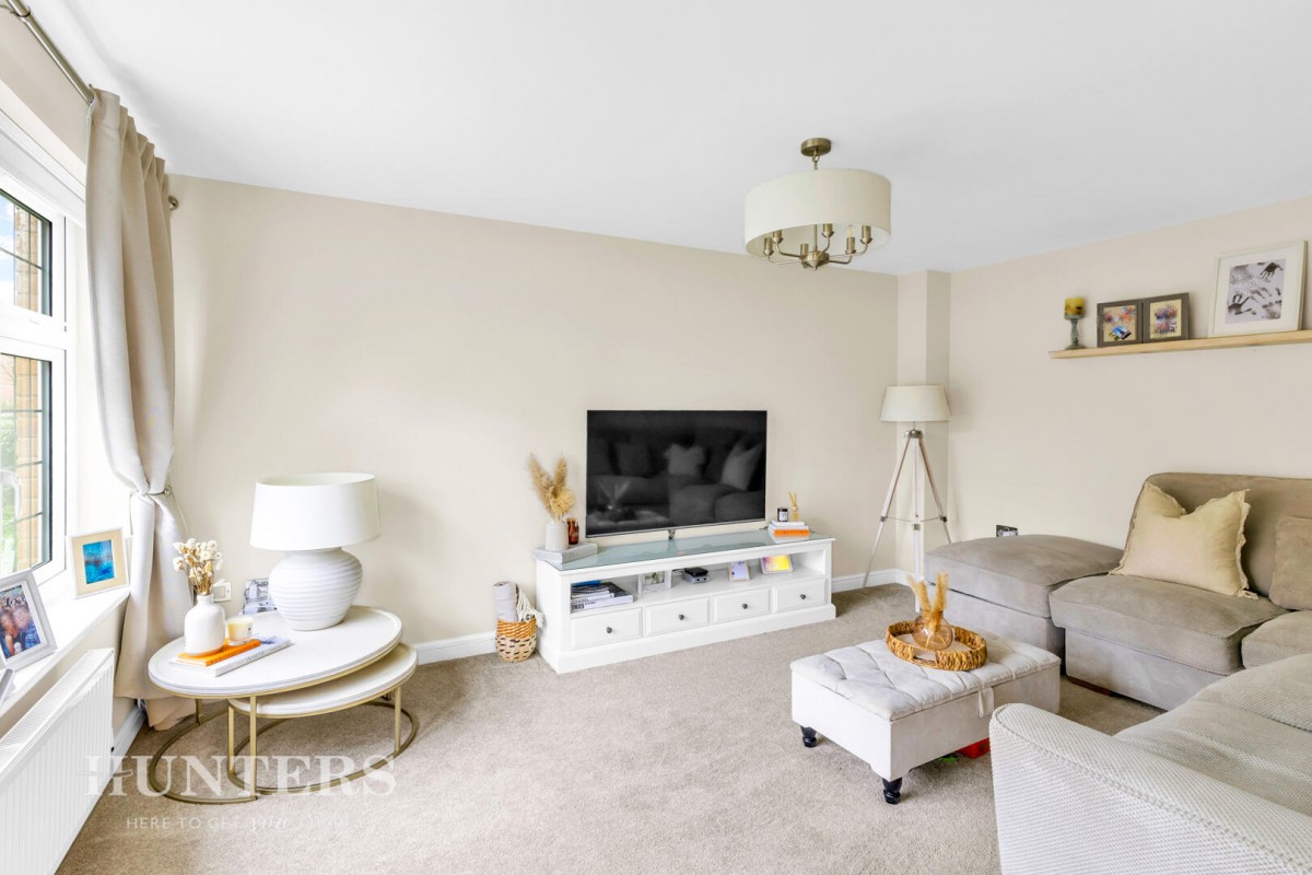 Woolfenden Way, Wardle, OL12 9SS