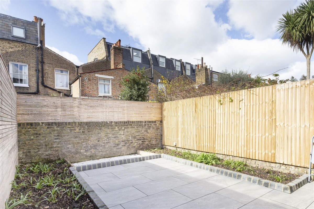 Harcombe Road, London, N16