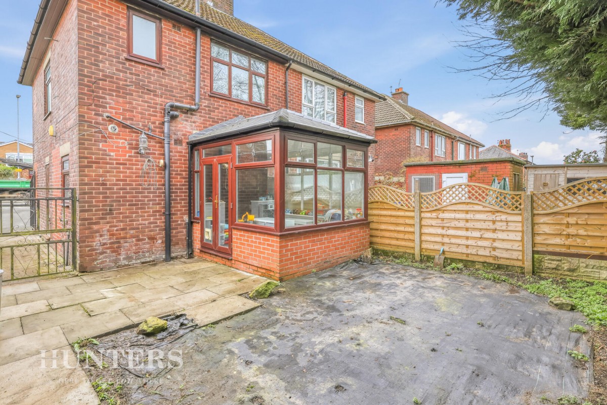 Smithy Bridge Road, Hollingworth Lake OL15 0DB