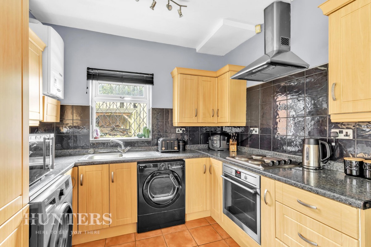 Smithy Bridge Road, Hollingworth Lake OL15 0DB