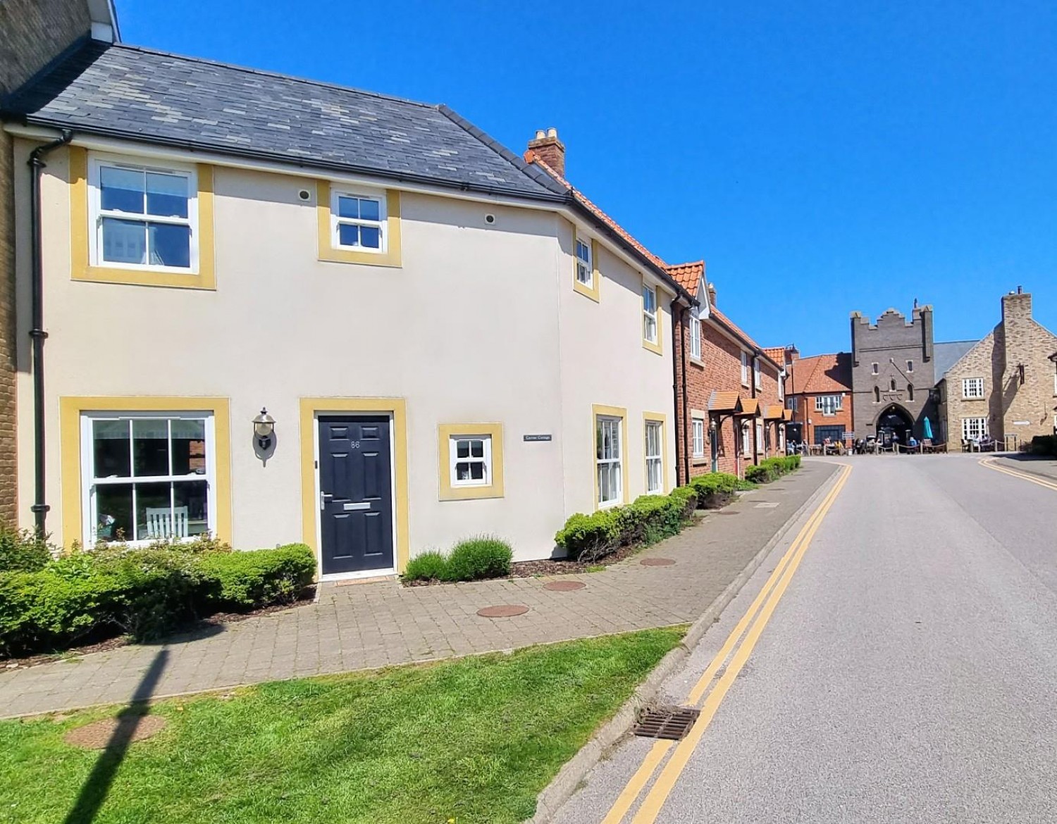 Sunrise Drive, Moor Road, The Bay