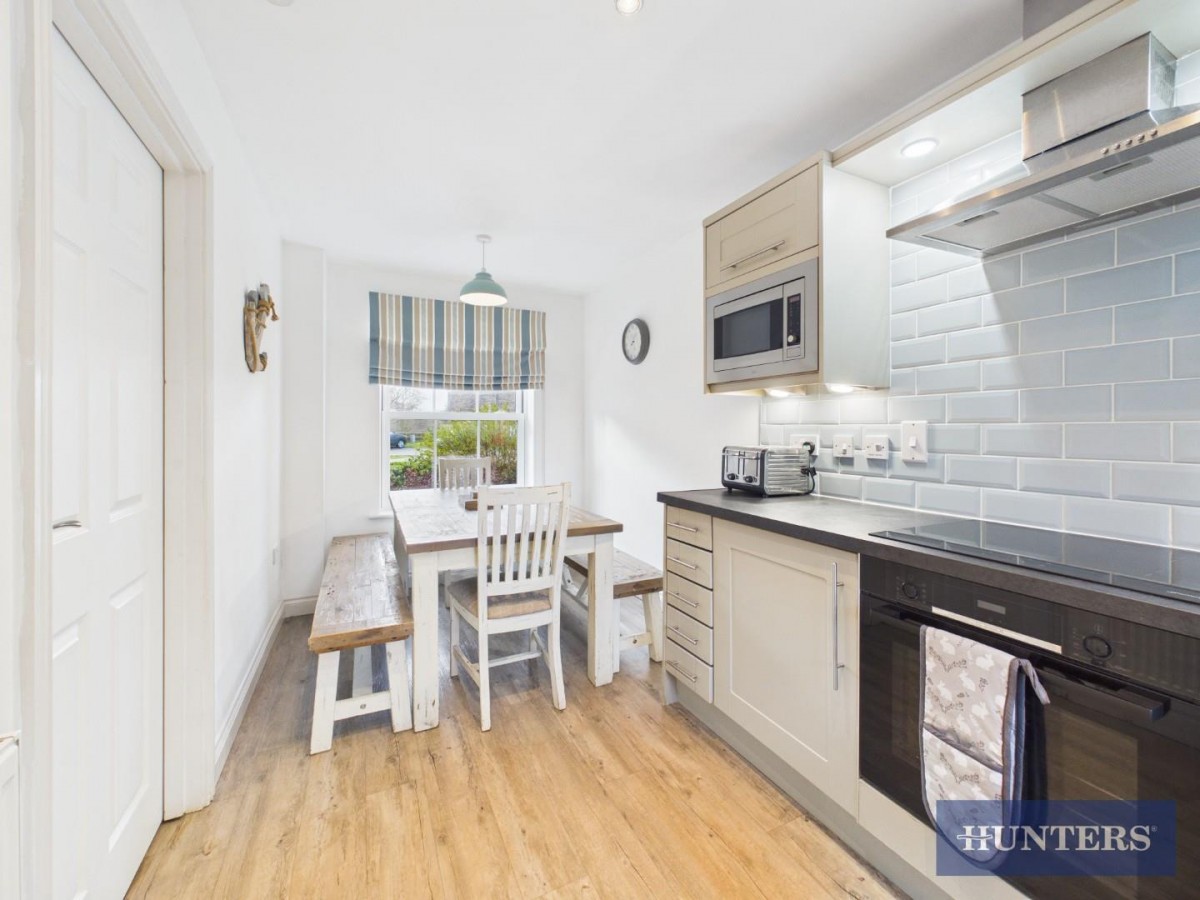 Sunrise Drive, Moor Road, The Bay