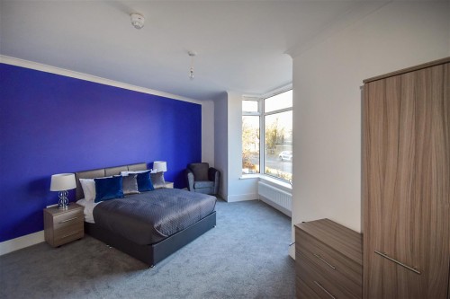 Bradford Road, Shipley, BD18 3NP