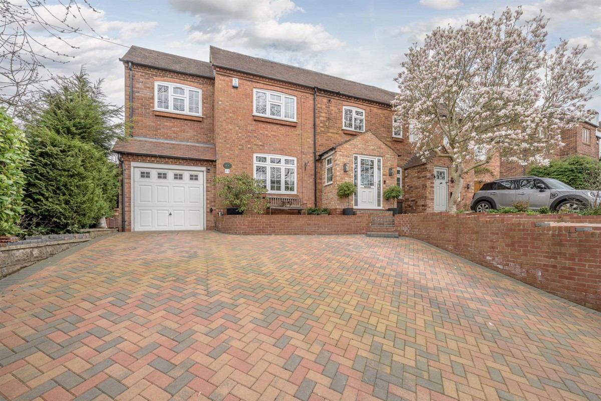 High House, Middlefield Lane, Hagley, DY9 0PY