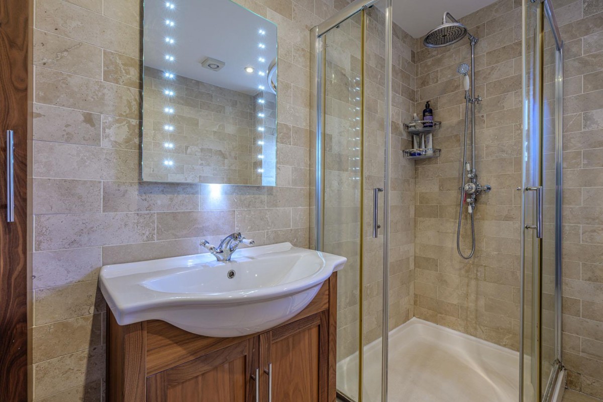 High House, Middlefield Lane, Hagley, DY9 0PY