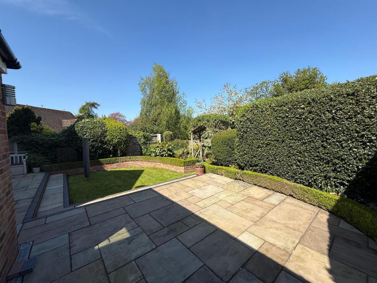 High House, Middlefield Lane, Hagley, DY9 0PY