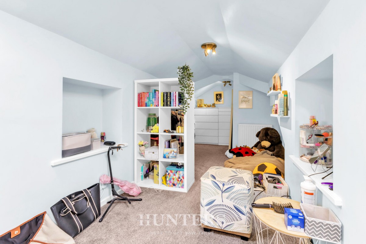 Larchview Road, Middleton, Manchester, M24