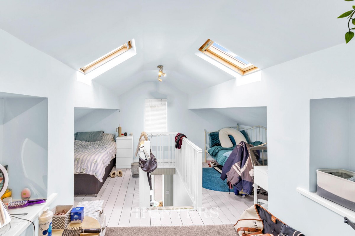 Larchview Road, Middleton, Manchester, M24