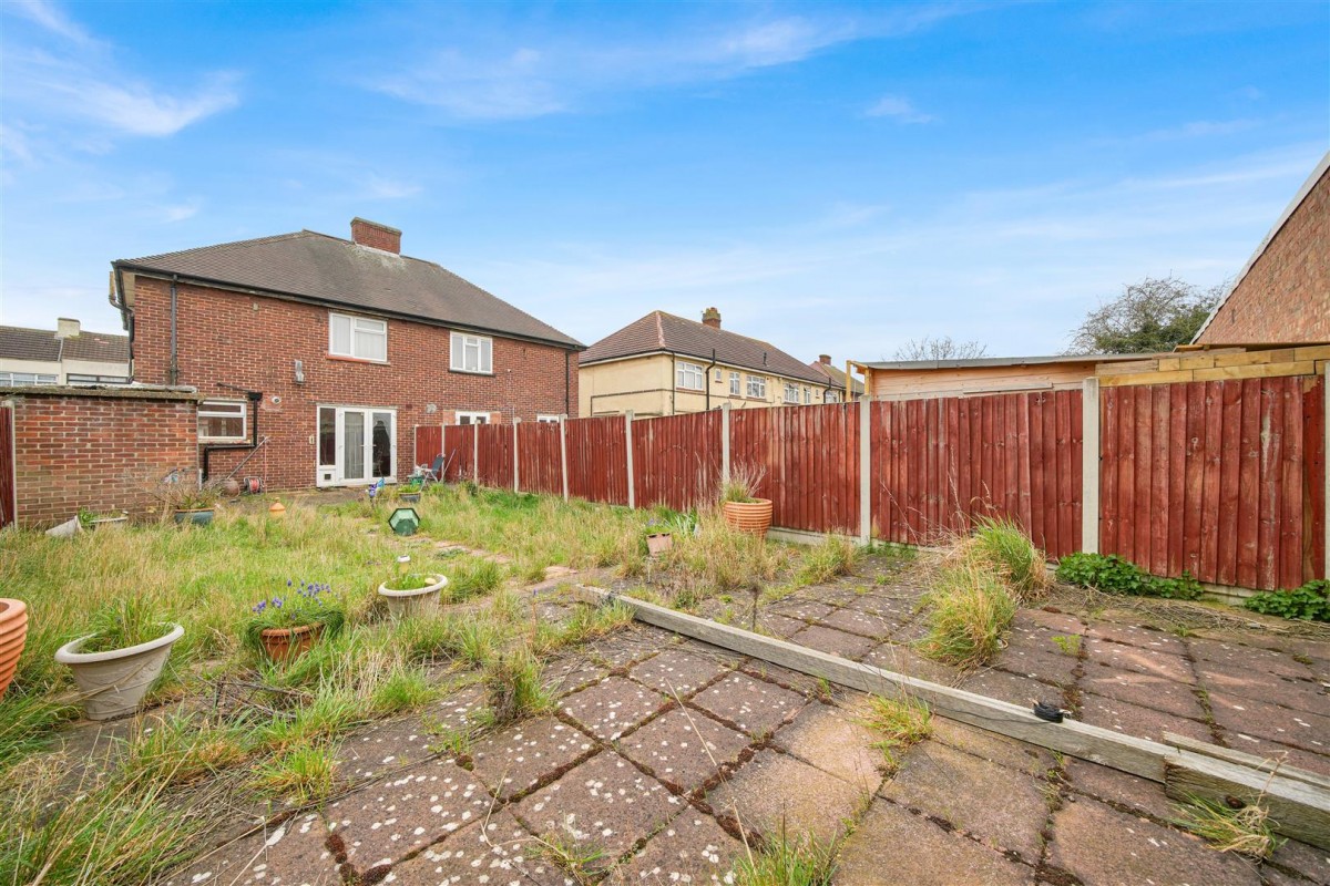 Stanley Avenue, Dagenham, RM8