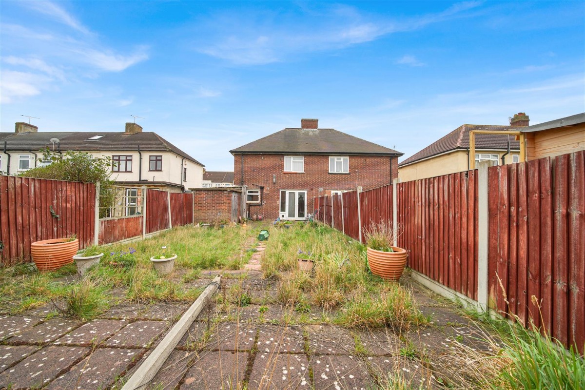 Stanley Avenue, Dagenham, RM8