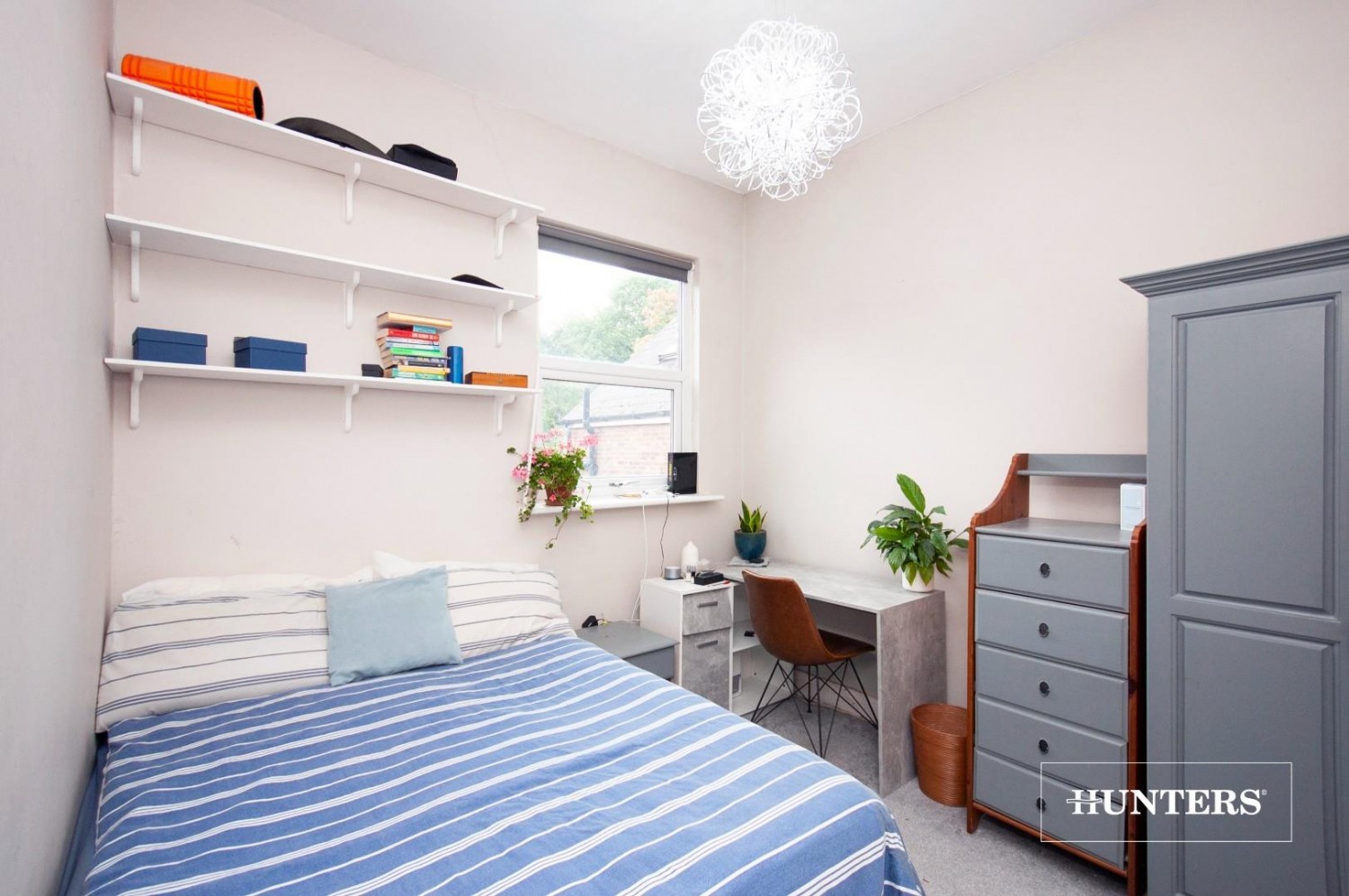 Shoot Up Hill, W. Hampstead Borders, London, NW2