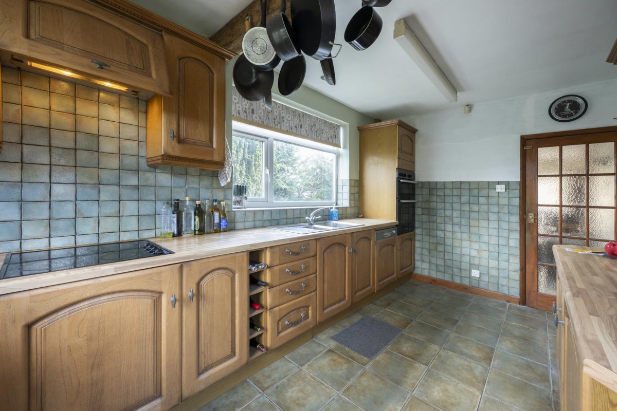 White Oak Drive, Kingswinford, DY6 9QN