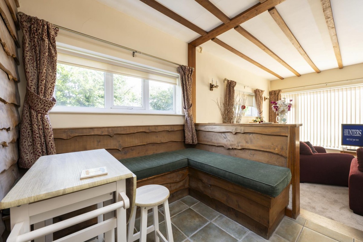 White Oak Drive, Kingswinford, DY6 9QN