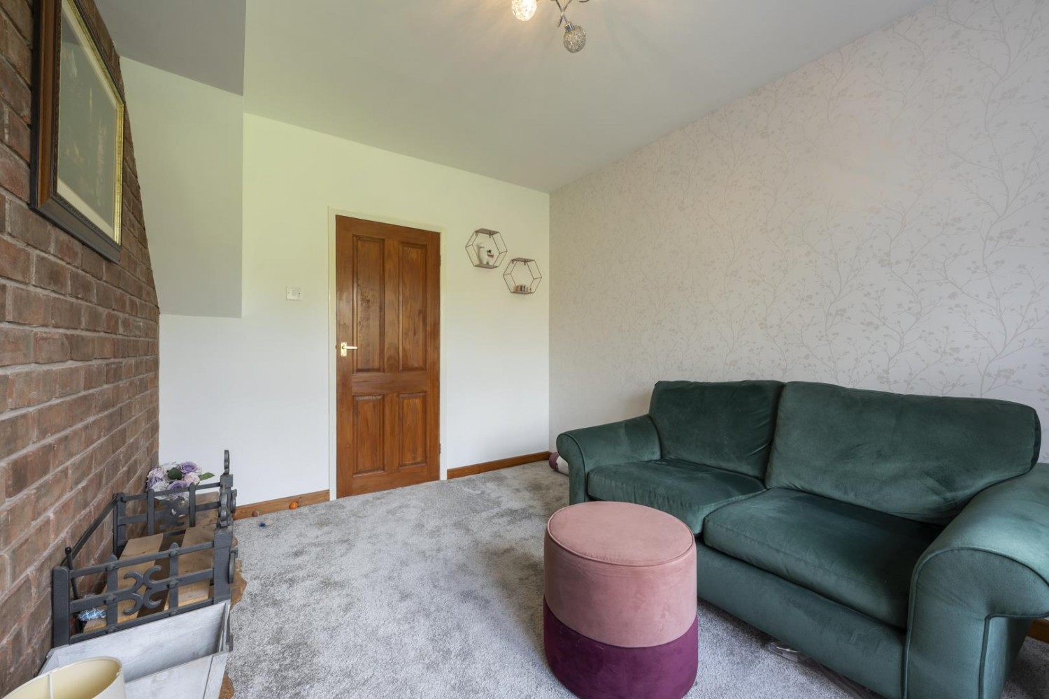 White Oak Drive, Kingswinford, DY6 9QN