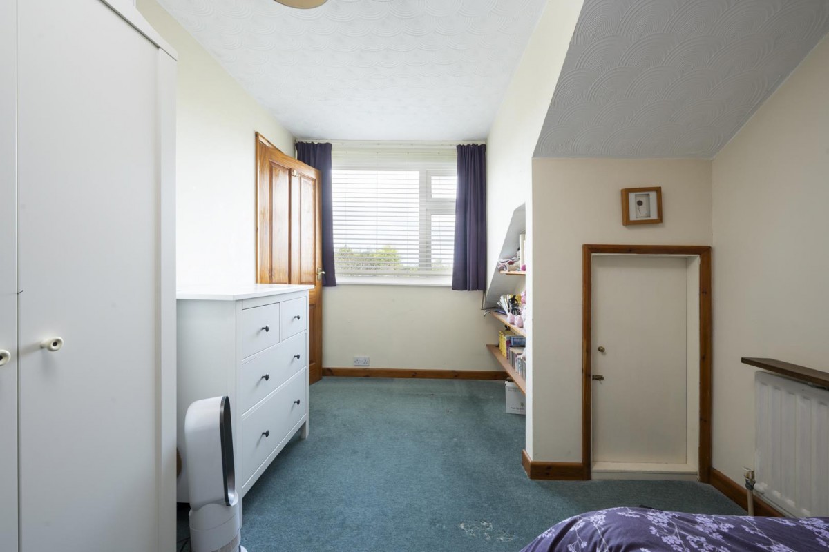 White Oak Drive, Kingswinford, DY6 9QN